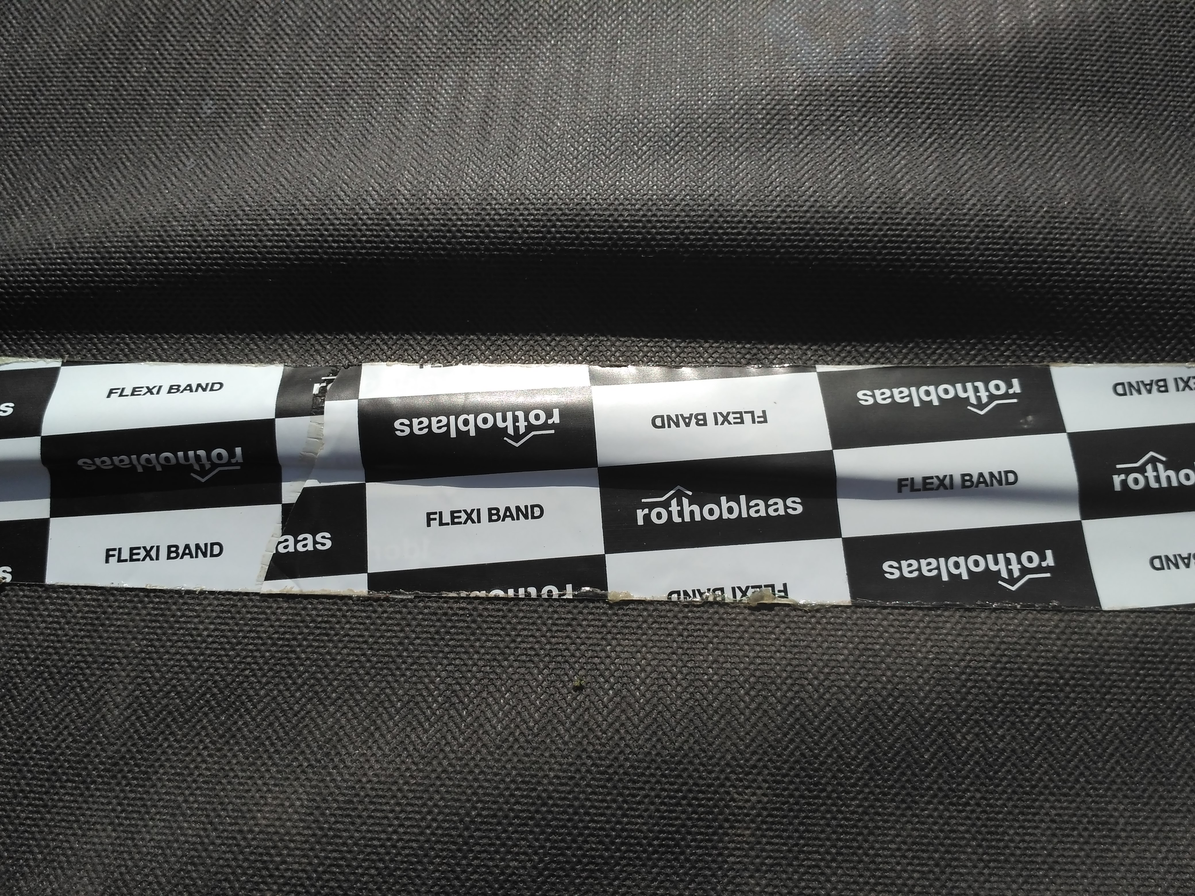 estanqueidad en cubierta de madera con lámina y cintas estancas al aire